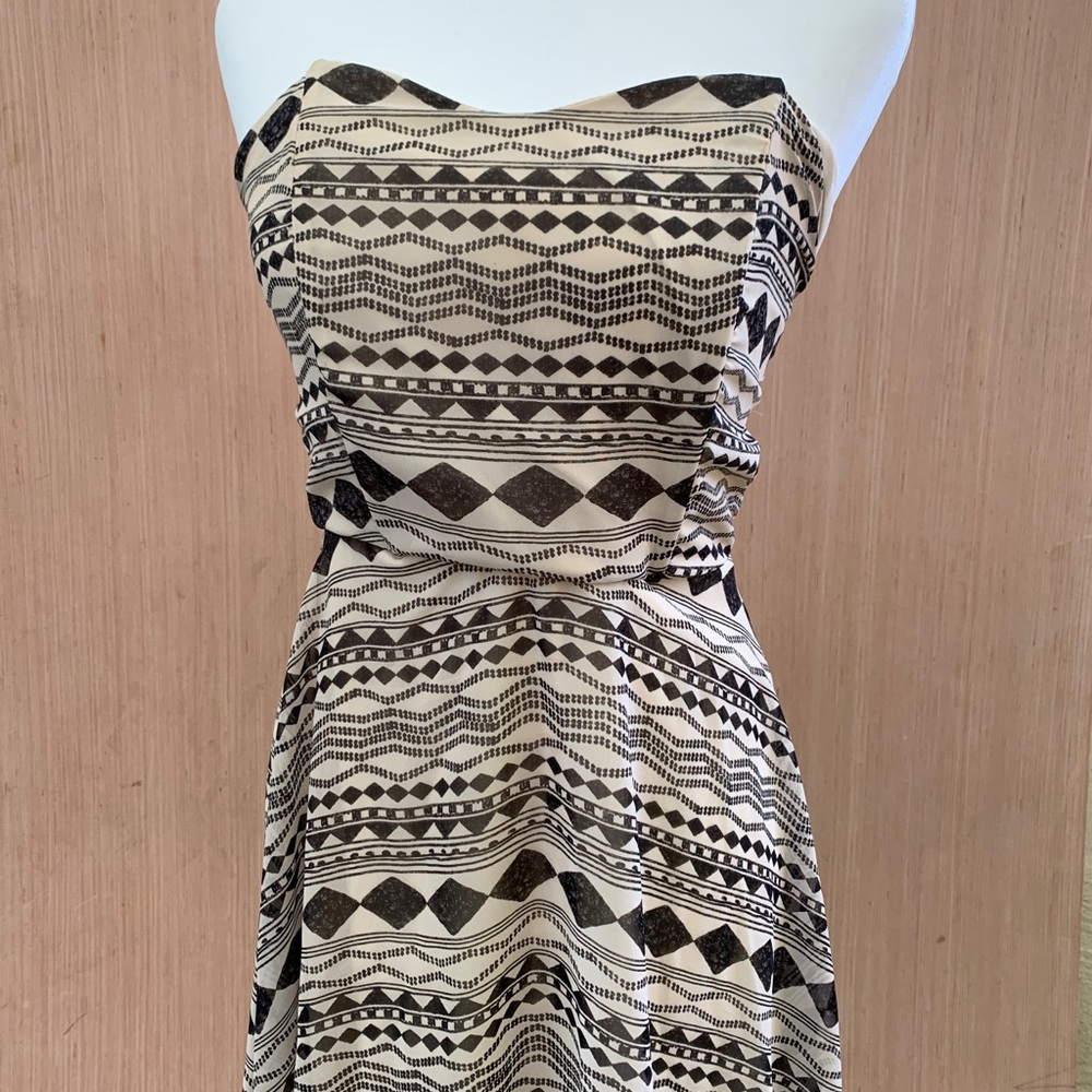 sleeveless dress